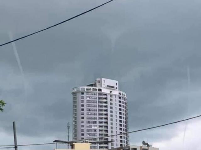Tin tức trong ngày - Tin tức 24h qua: 3 vòi rồng cao hàng trăm mét xuất hiện trên vịnh Nha Trang