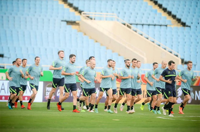 Cảnh báo hàng thủ ĐT Việt Nam: Hậu vệ “khổng lồ” 1m98 của Australia ghi bàn khủng - 3