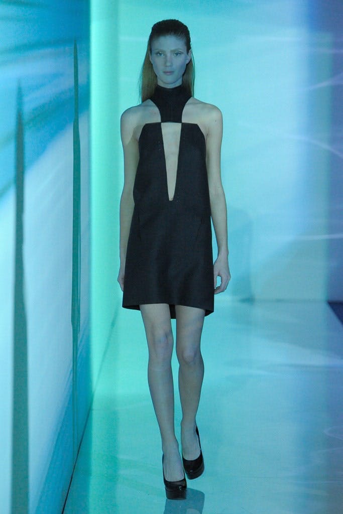 Anthony Vaccarello và những khoảnh khắc đáng nhớ trên sàn diễn thời trang - 1