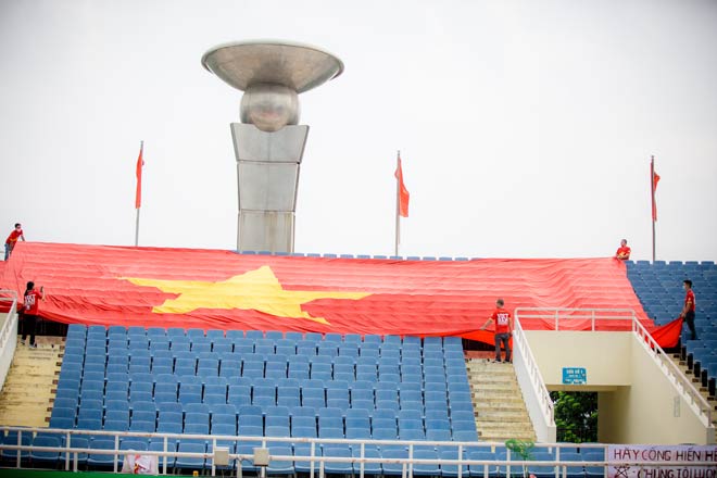 Trực tiếp bóng đá Việt Nam - Australia: CĐV mang đại kỳ 500m2 hâm nóng sân Mỹ Đình - 9