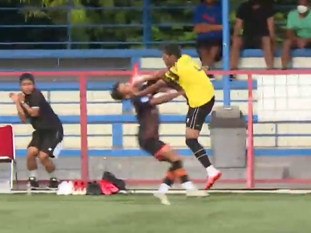 Bóng đá - Kinh hoàng SAO Indonesia song phi "vỡ mặt" đối phương, nhận án phạt sốc