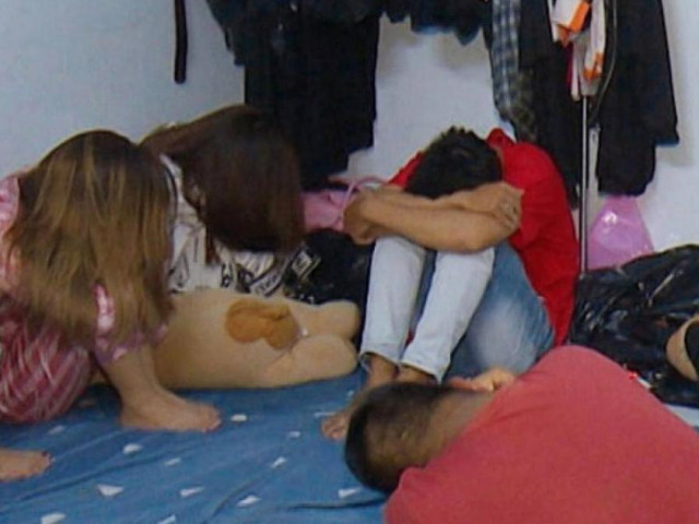 Pháp luật - 8 "nam thanh, nữ tú" tụ tập sử dụng ma túy bị công an bắt quả tang