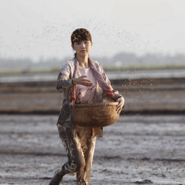 Ngọc Trinh

Ngọc Trinh sinh ra ở miền Tây có xuất thân nghèo khó. Từ khi còn rất nhỏ, người đẹp&nbsp;đã vừa đi học vừa giúp người trong xóm bán bún nước lèo.&nbsp;
