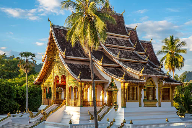 Pha That Luang là di tích quan trọng nhất của đất nước Lào và là nguồn tự hào to lớn đối với người dân Lào. Đây là một bảo tháp lớn bằng vàng với hình ảnh lấp lánh có thể dễ dàng nhận ra từ xa. 
