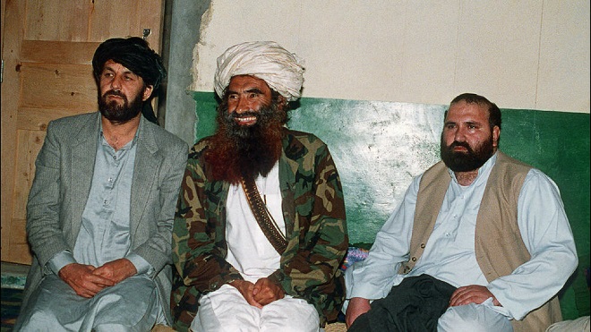 Sirajuddin Haqqani là con trai của&nbsp;Jalaluddin Haqqani (giữa), người sáng lập mạng lưới Haqqani trung thành với Taliban.