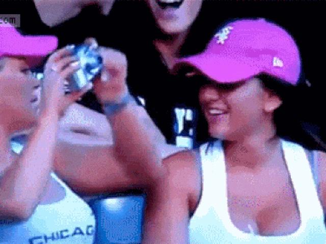 Cười 24H - Những tình huống các người đẹp khiến cho bao người phải ngã ngửa