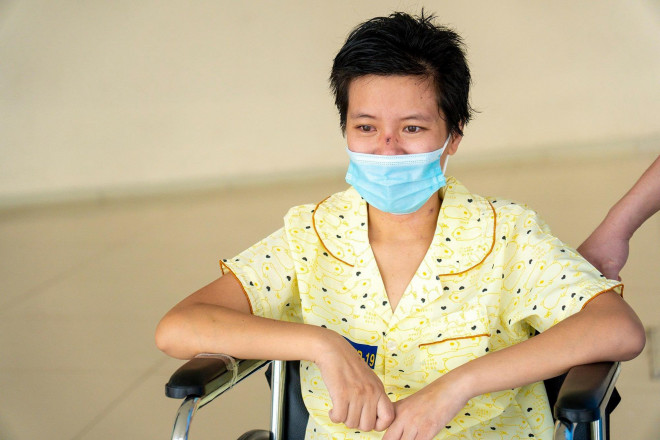 Chị Nguyễn Thị Thanh Tuyền cho biết việc chị còn sống là một kỳ tích. Các bệnh nhân COVID-19 hãy cố gắng vượt qua, đừng bi quan. Ảnh: BVCC