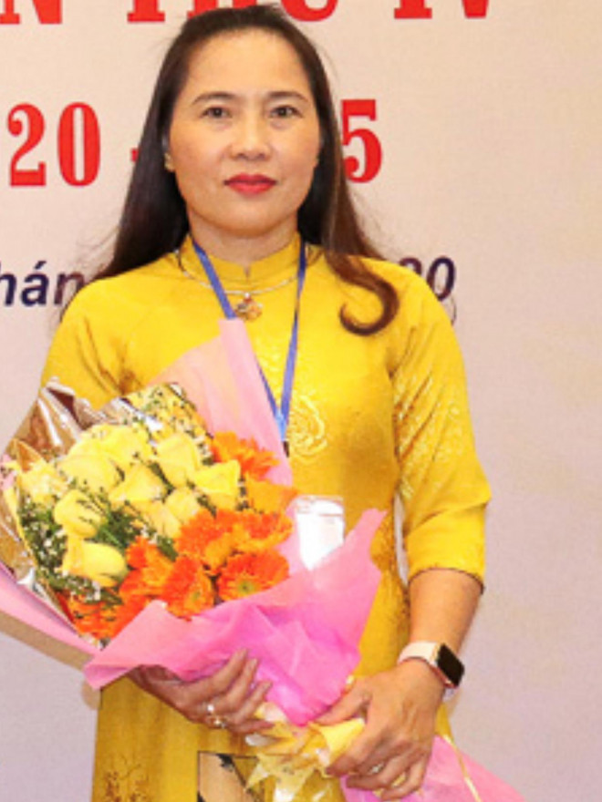 Nguyên Giám đốc Trung tâm Thông tin xúc tiến du lịch Bình Định Huỳnh Thị Kim Bình được điều xuống làm nhân viên trung tâm này