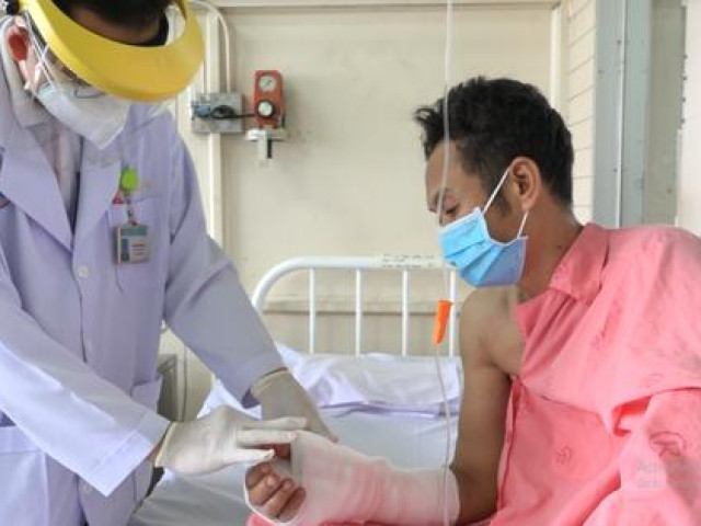 Pháp luật - CLIP: Người đàn ông bị tài xế chở F0 chém đứt lìa bàn tay giờ ra sao?