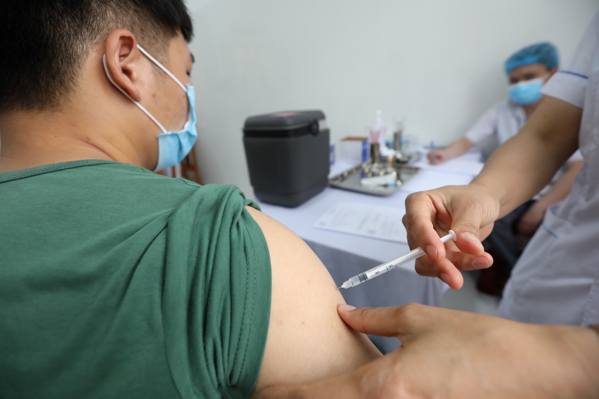 Tiêm vắc-xin phòng COVID-19.&nbsp;