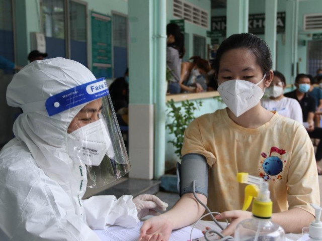 Tin tức trong ngày - Người có 'thẻ xanh COVID' ở TPHCM sẽ được làm gì và đi đâu?