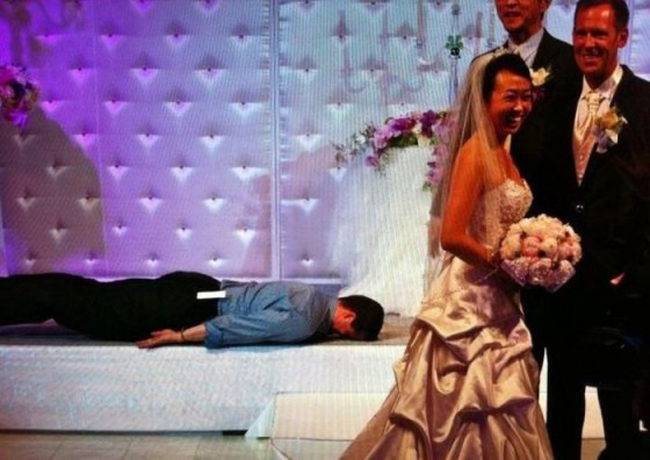 Chắc là vui quá đây mà.
