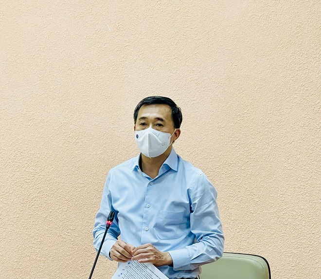 Thứ trưởng Bộ Y tế Trần Văn Thuấn phát biểu tại cuộc họp.