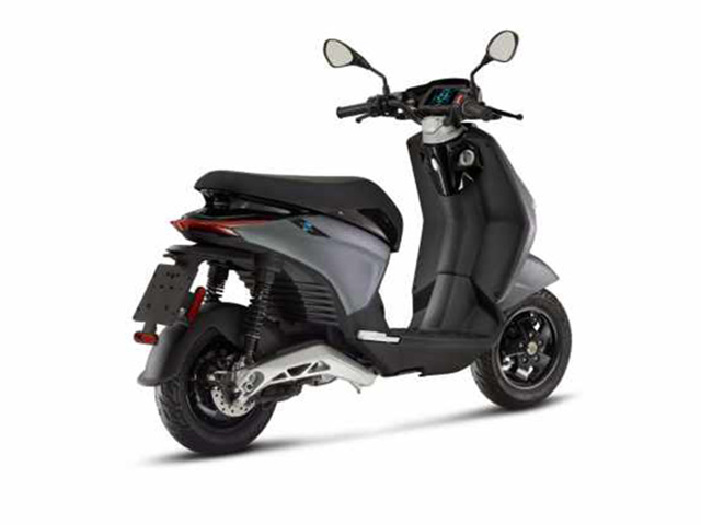 Xe máy - Xe đạp - Piaggio trình làng xe điện mới: Giá ngang SH150 ABS