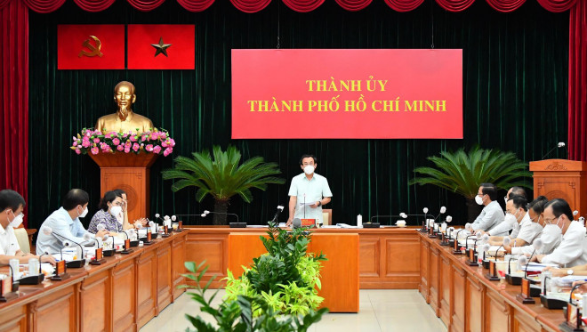 Hội nghị mở rộng để cho ý kiến về kế hoạch phòng chống dịch COVID-19 và phục hồi kinh tế TP HCM sau ngày 15-9 Ảnh: Việt Dũng