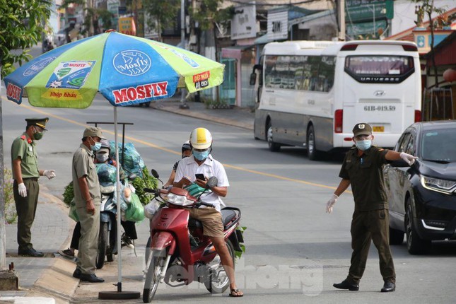 Bình Dương siết chặt tại các chốt liên "vùng đỏ" và "vùng xanh"