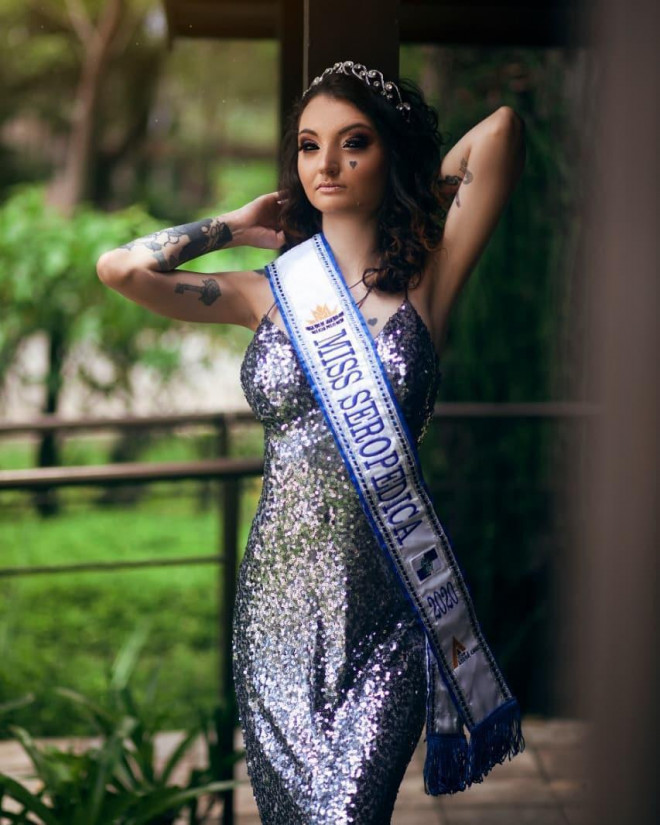 Cô gái xăm kín người gây tranh cãi khi dự thi Hoa hậu tại Brazil - 3