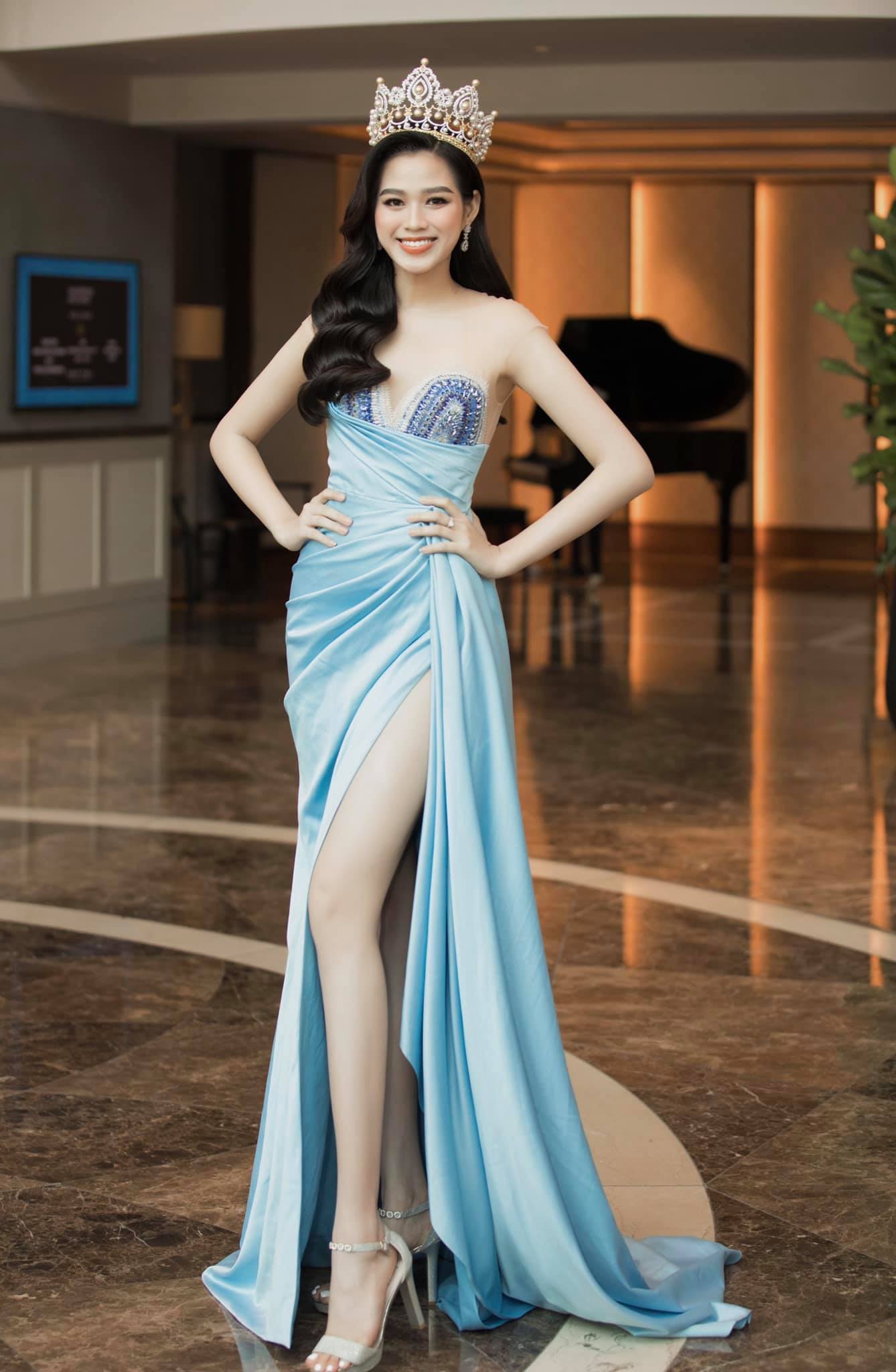 "Chiếc váy thị phi" khiến Đỗ Mỹ Linh bị chê bai "chảnh chọe" với hoa hậu Đỗ Thị Hà - 4