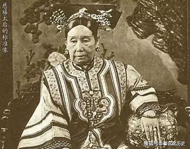 Theo lời kể của vị thái y Tiết Phúc Thần, Từ Hi có mang ở tuổi 48