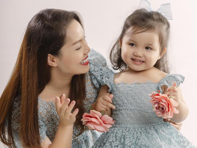 Ca nhạc - MTV - Nguyễn Ngọc Anh và ông xã ra mắt ca khúc song ca mừng sinh nhật con gái Mia