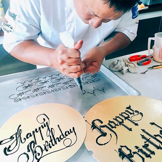 Bất cứ công đoạn làm bánh nào cũng cần sự khổ luyện