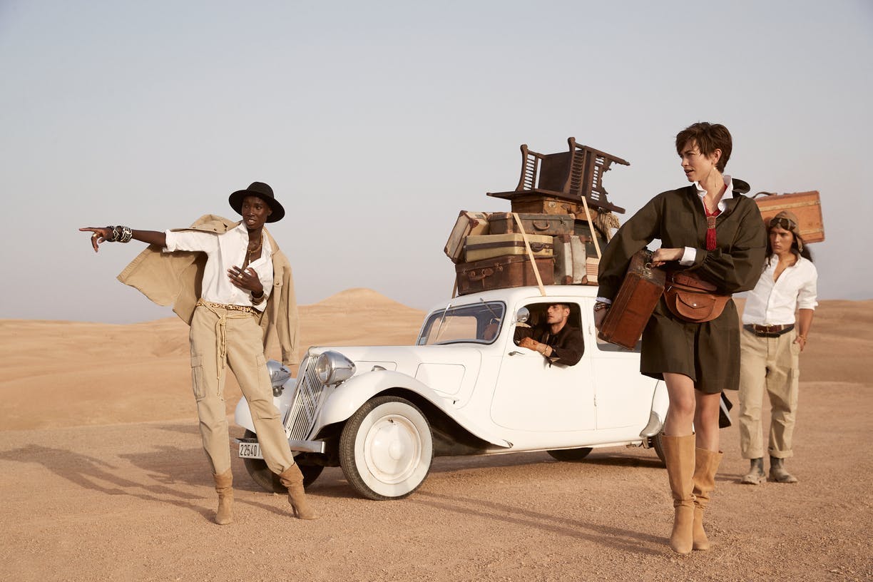 Sa mạc cháy bỏng trong bộ sưu tập của nhà mốt quen thuộc - 1