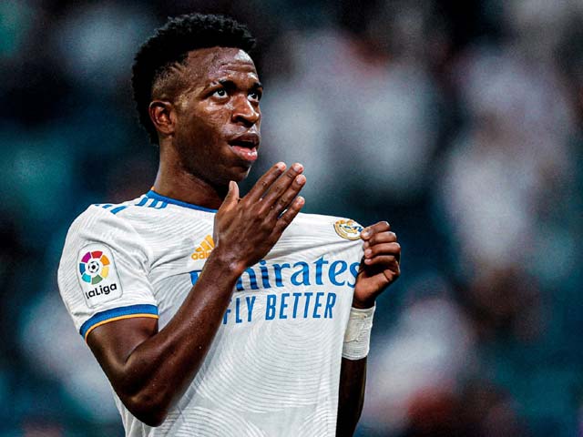 Bóng đá - SAO Real Madrid bị mắng vô trách nhiệm vì pha ăn mừng quá khích với CĐV