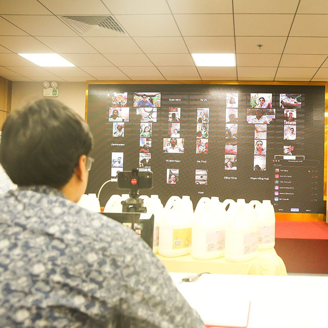 Các cuộc họp được tổ chức hoàn toàn trực tuyến qua ứng dụng Zoom