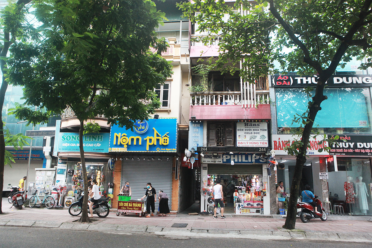 &#34;Vùng xanh&#34; ở Hà Nội: Người dân xếp hàng dài mua phở sau bao ngày mong nhớ - 1