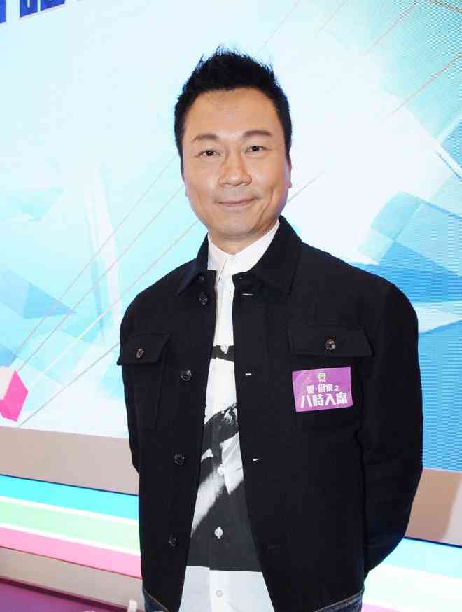 Lê Diệu Tường bắt đầu sự nghiệp bằng công việc văn phòng tại đài TVB.