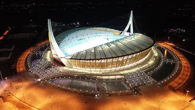 Hình ảnh hoành tráng của sân vận động khi nhìn từ trên cao xuống.
