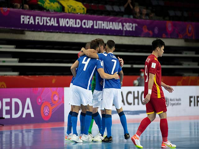 Bóng đá - Trực tiếp bóng đá Futsal Việt Nam - Brazil: Không thể có thêm bàn thứ hai (Hết giờ)