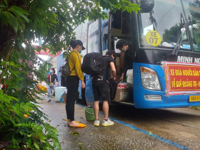 Bình Thuận đưa 15 người "ngồi thùng xe đông lạnh né chốt" về quê - 1