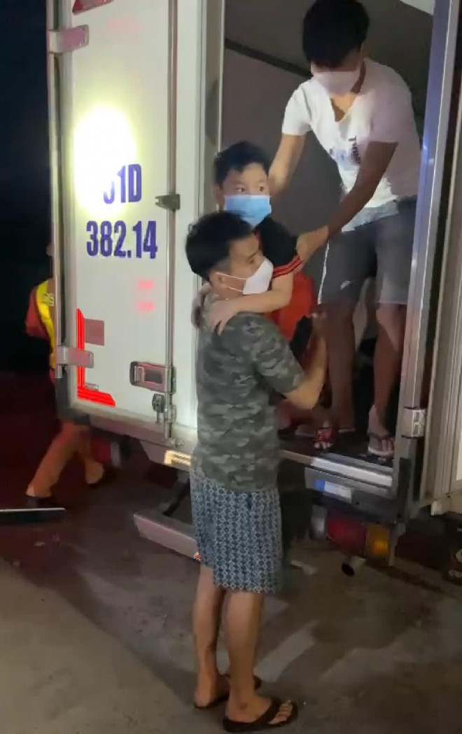 Bình Thuận đưa 15 người "ngồi thùng xe đông lạnh né chốt" về quê - 4