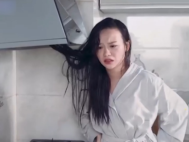 Clip hài hước - Cô gái khóc thét với một ngày quá đen đủi của bản thân