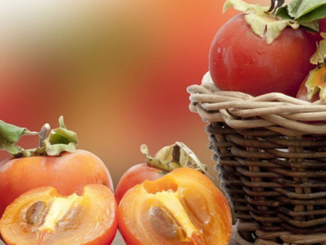 Sức khỏe đời sống - Sắp đến mùa quả hồng, ai không nên ăn, có hợp với người vừa tiêm vaccine COVID-19?