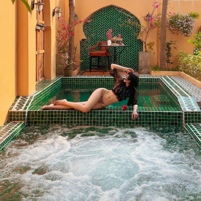 Bên cạnh gym, Mai Sương còn tập thêm yoga giúp thân hình dẻo dai, linh hoạt đồng thời đốt calo để giảm cân.&nbsp;
