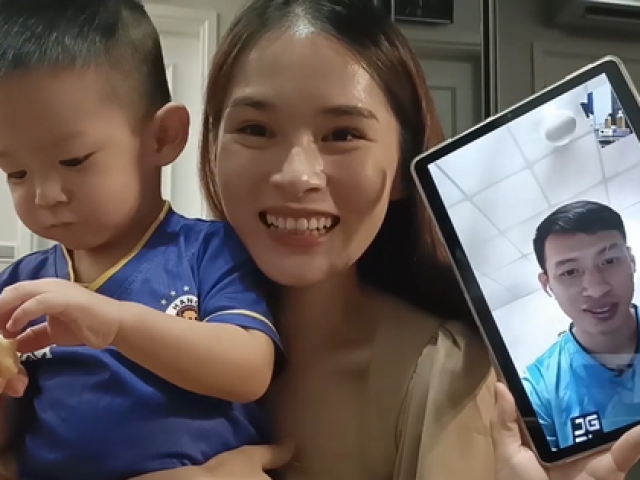 Bạn trẻ - Cuộc sống - Vợ tiền vệ Đỗ Hùng Dũng tiết lộ hành động ý nghĩa của HLV Park Hang-seo khi cô sắp sinh