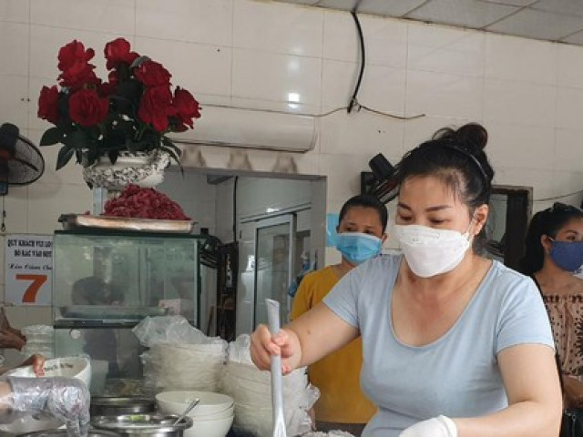 Thị trường - Tiêu dùng - Khách mang nồi đi mua phở, chủ quán lãi to dù không tăng giá