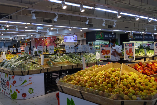 Quầy bán trái cây dồi dào