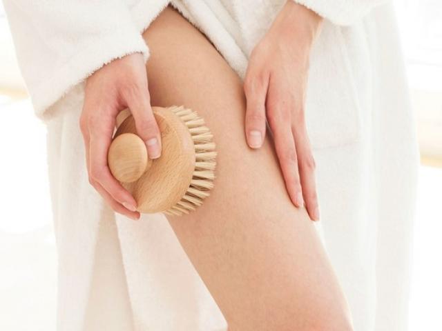 Làm đẹp - Chải khô: Phương pháp làm đẹp cổ xưa vẫn hiệu quả không ngờ