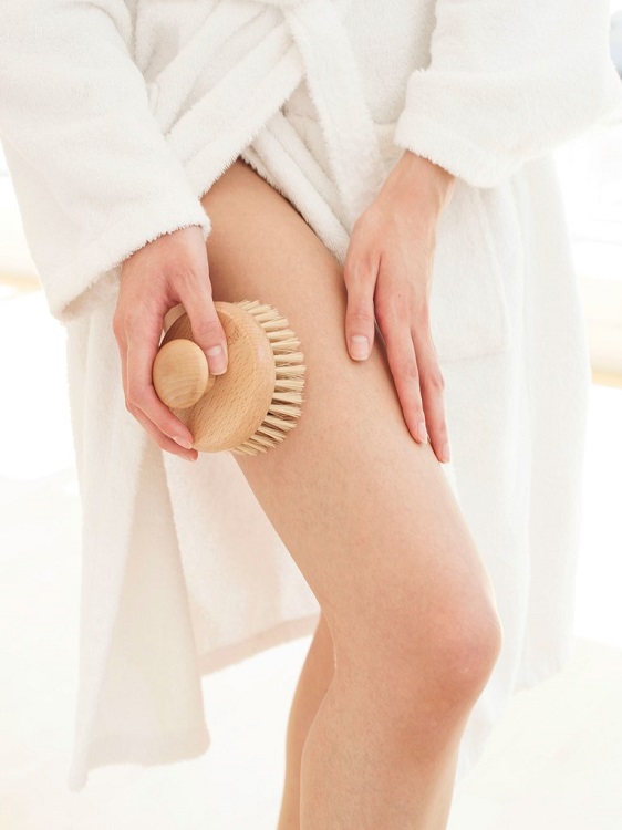 Chải khô: Phương pháp làm đẹp cổ xưa vẫn hiệu quả không ngờ - 1