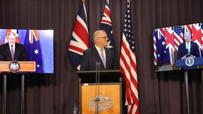 Thủ tướng Australia Scott Morrison cùng Tổng thống Mỹ Joe Biden và Thủ tướng Anh Boris Johnson công bố sự ra đời của AUKUS.