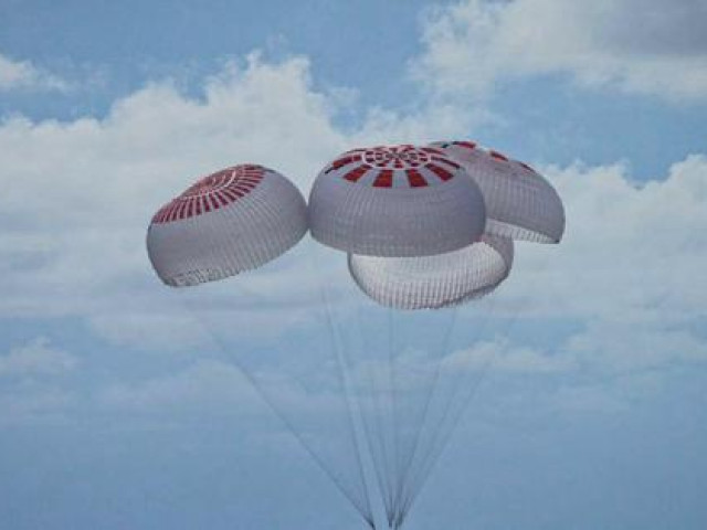 Công nghệ thông tin - Nhóm phi hành gia nghiệp dư trở về an toàn sau chuyến vào quỹ đạo Trái Đất