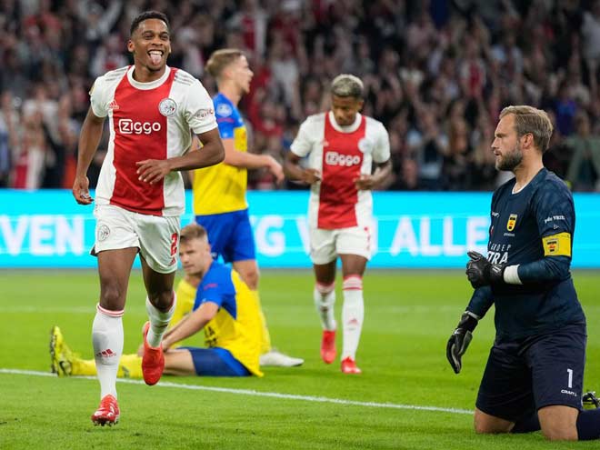 Đương kim vô địch Hà Lan Ajax Amsterdam "vùi dập" tân binh Cambuur đến 9-0 rạng sáng 19/9