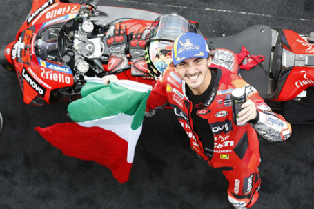 Đua xe MotoGP, San Marino GP: Kịch bản Aragon lặp lại, Ducati ăn mừng podium kép