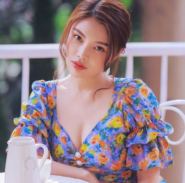 Năm 2020, nữ diễn viên quyết định từ bỏ hình ảnh gợi cảm, chuyển hướng sang phong cách kín đáo, nữ tính để được khán giả công nhận về tài năng.
