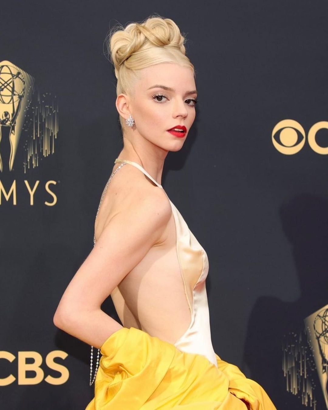 Anya Taylor-Joy đảm nhận vai nữ kiện tướng cờ vua trong phim "Queen's Gambit".