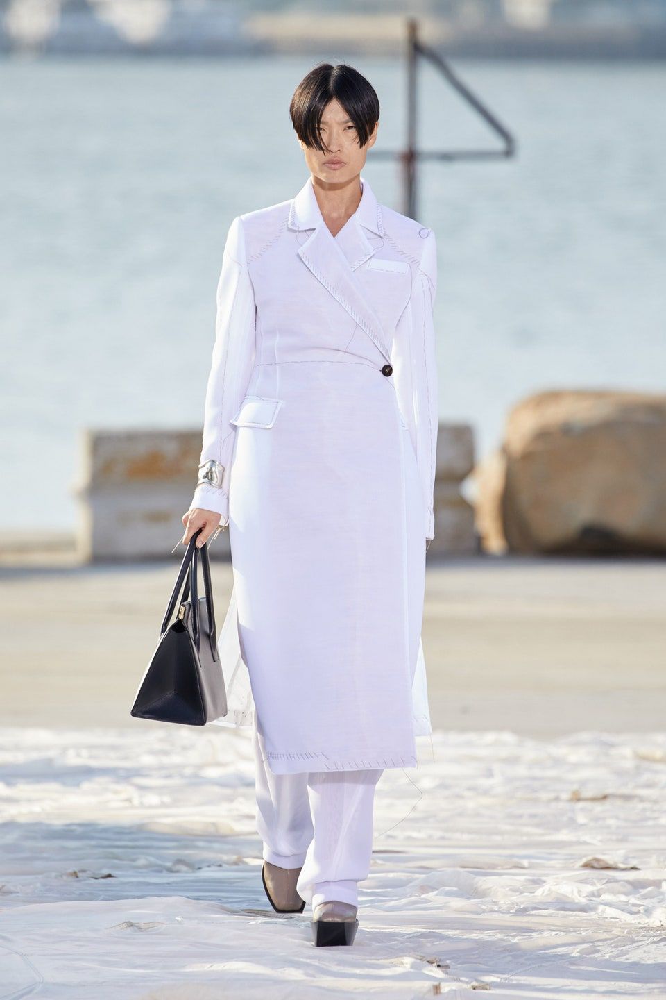 Nhà thiết kế gốc Việt lừng danh thế giới ra mắt thiết kế mới tại Tuần thời trang New York - 2