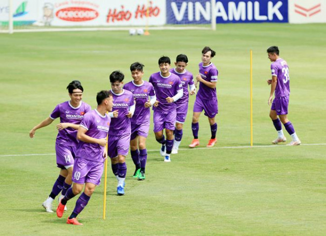 Đội tuyển Việt Nam chuẩn bị cho hai trận đấu gặp Trung Quốc và Oman. Ảnh: VFF